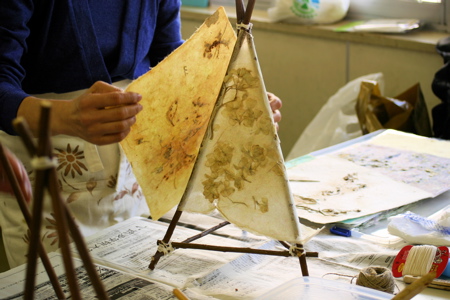 和紙あかり制作風景